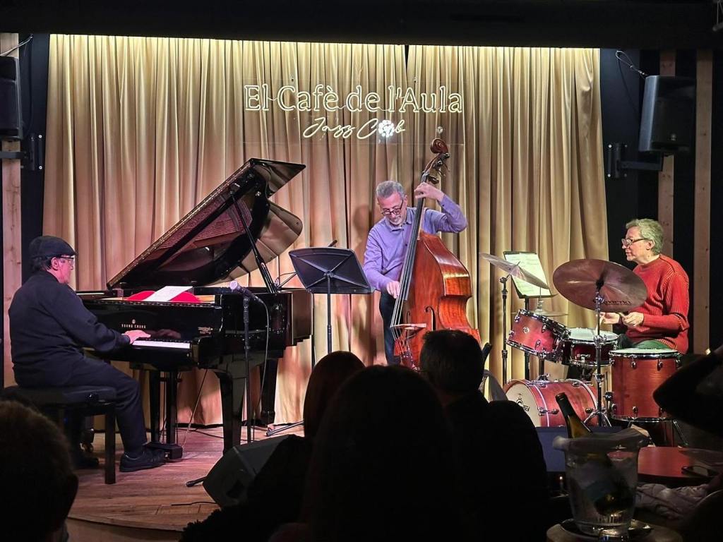 Luis Pardellans Trio concert at Cafè de l'Aula