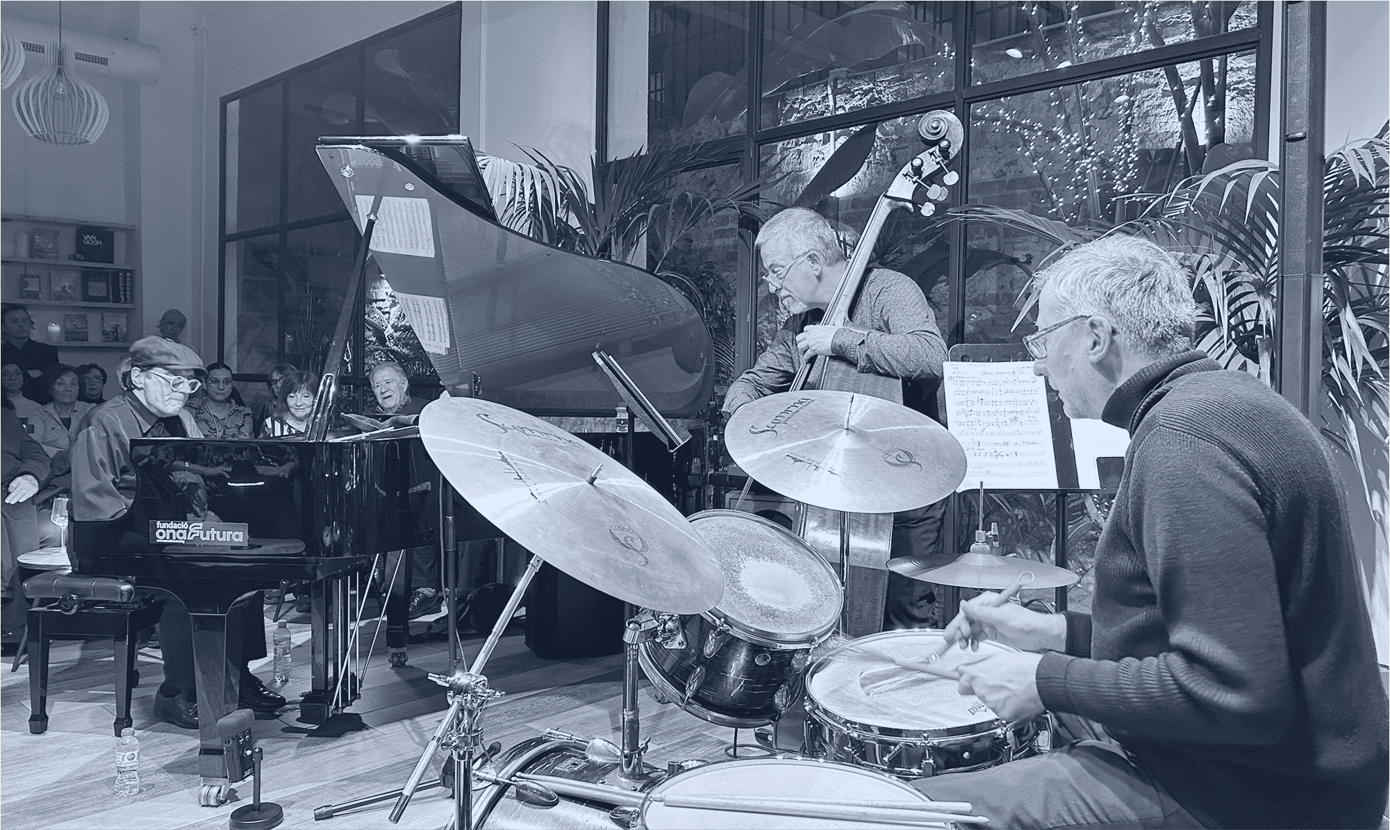 Luis Pardellans Trio concert at Llibreria Byron